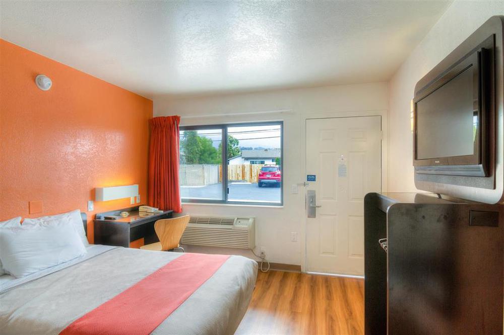 Motel 6-Santa Barbara, Ca - Beach Room photo