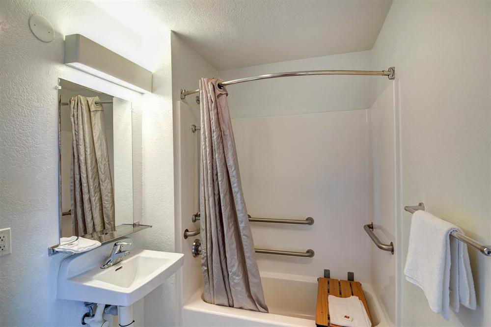 Motel 6-Santa Barbara, Ca - Beach Room photo